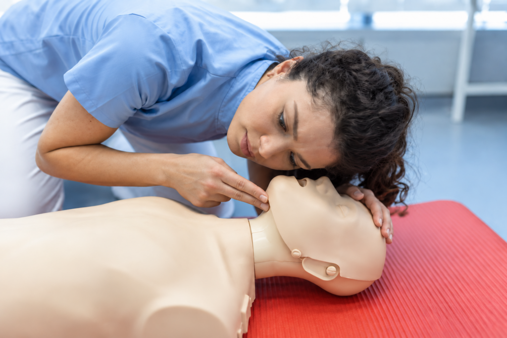 Secouriste test avec mannequin